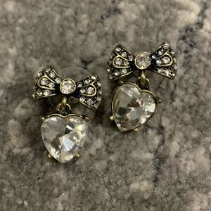 Bow heart earrings